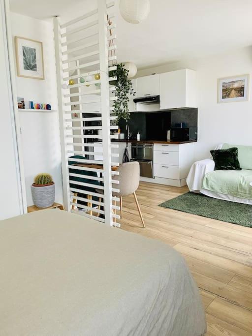 Studio Cosy Avec Terrasse Et Garage Saint-Laurent Du Var Limitrophe Nice ภายนอก รูปภาพ