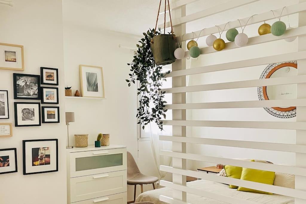Studio Cosy Avec Terrasse Et Garage Saint-Laurent Du Var Limitrophe Nice ภายนอก รูปภาพ