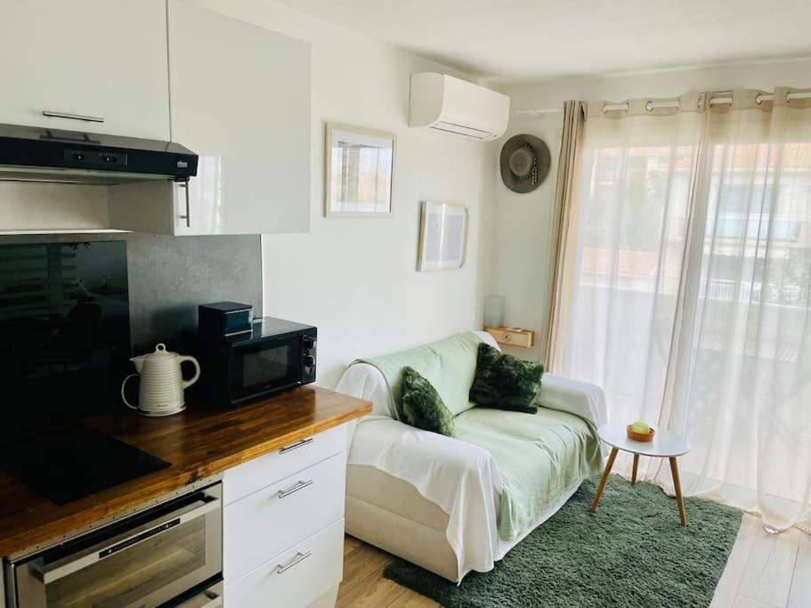 Studio Cosy Avec Terrasse Et Garage Saint-Laurent Du Var Limitrophe Nice ภายนอก รูปภาพ