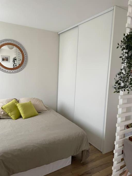 Studio Cosy Avec Terrasse Et Garage Saint-Laurent Du Var Limitrophe Nice ภายนอก รูปภาพ